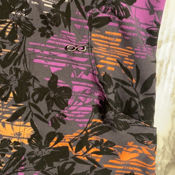 Scrub top - Picture 3 of 5